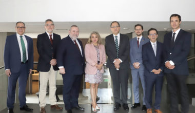 Universidad Adolfo Ibáñez y Banco Central del Ecuador  firman convenio de cooperación internacional