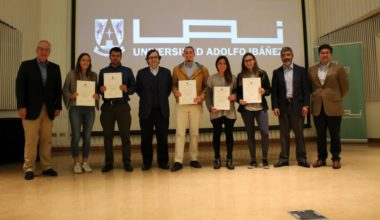 Ingeniería Comercial premió a ayudantes destacados en Campus Viña