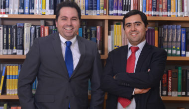 Profesores Nicolás Martínez y Gabriel Valenzuela se integran al área de finanzas de la Escuela de Negocios UAI