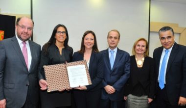 UAI firma convenio Promociona, proyecto que potenciará mujeres ejecutivas