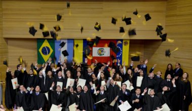 55 nuevos graduados tiene el Magíster en Dirección Financiera de la UAI